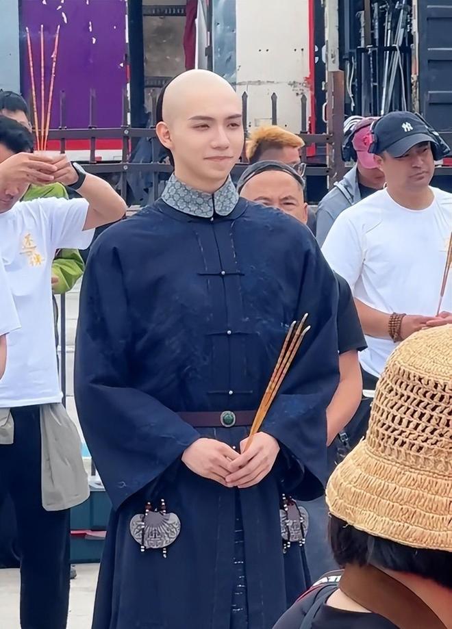 媳操刀女主颜值碾压原版男主一言难尽瓦力棋牌游戏新《还珠》开机！琼瑶儿(图12)